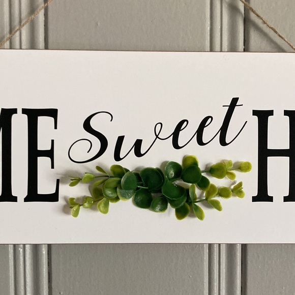 NWT White w/ Black HOME SWEET HOME 🍃 Horizontal Wooden Decor Sign w/ Greenery - Picture 4 of 13